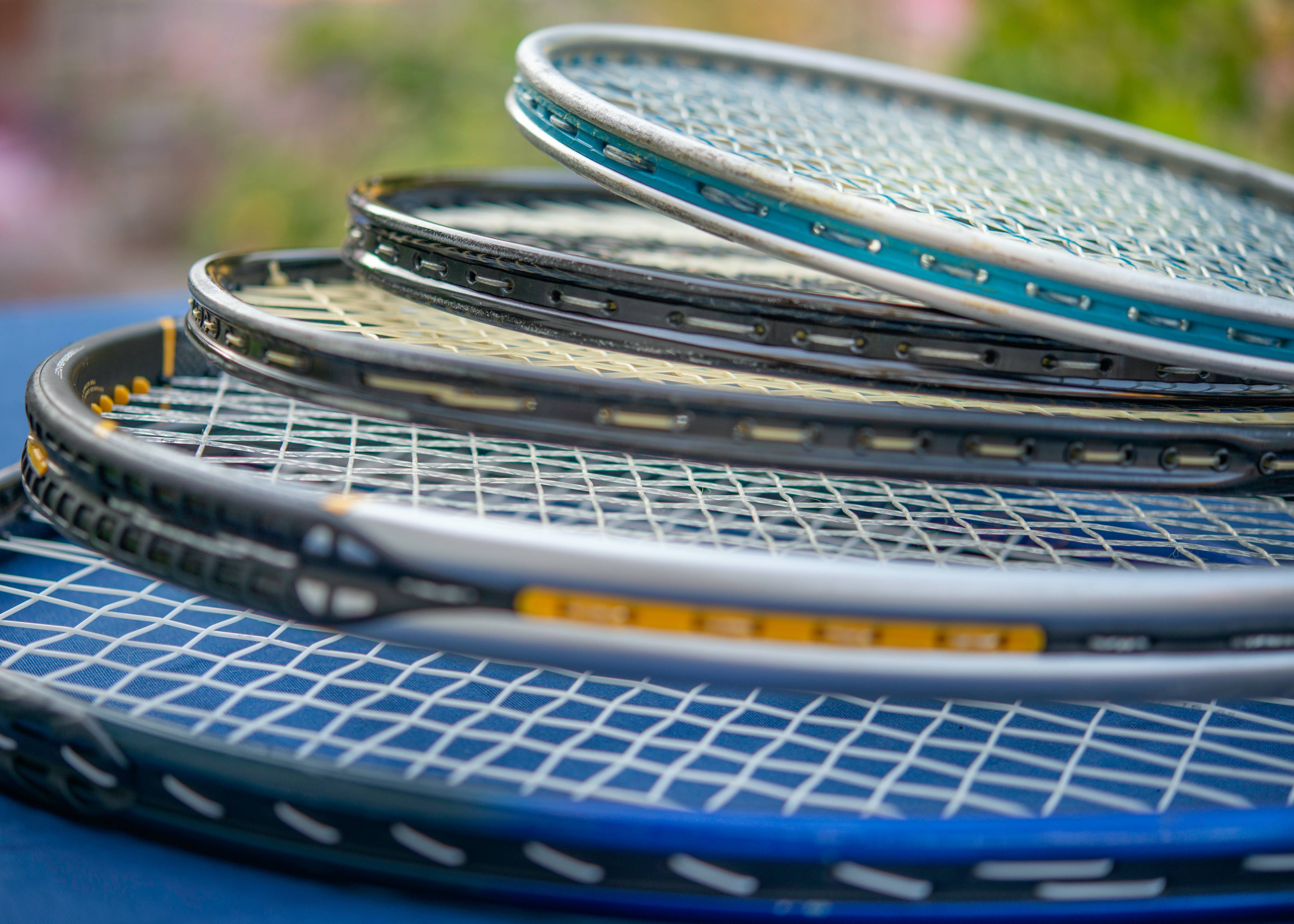 Le plan de cordage d'une raquette de tennis